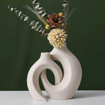 European style white plastic vase set with unique curves and decorative dried flowers