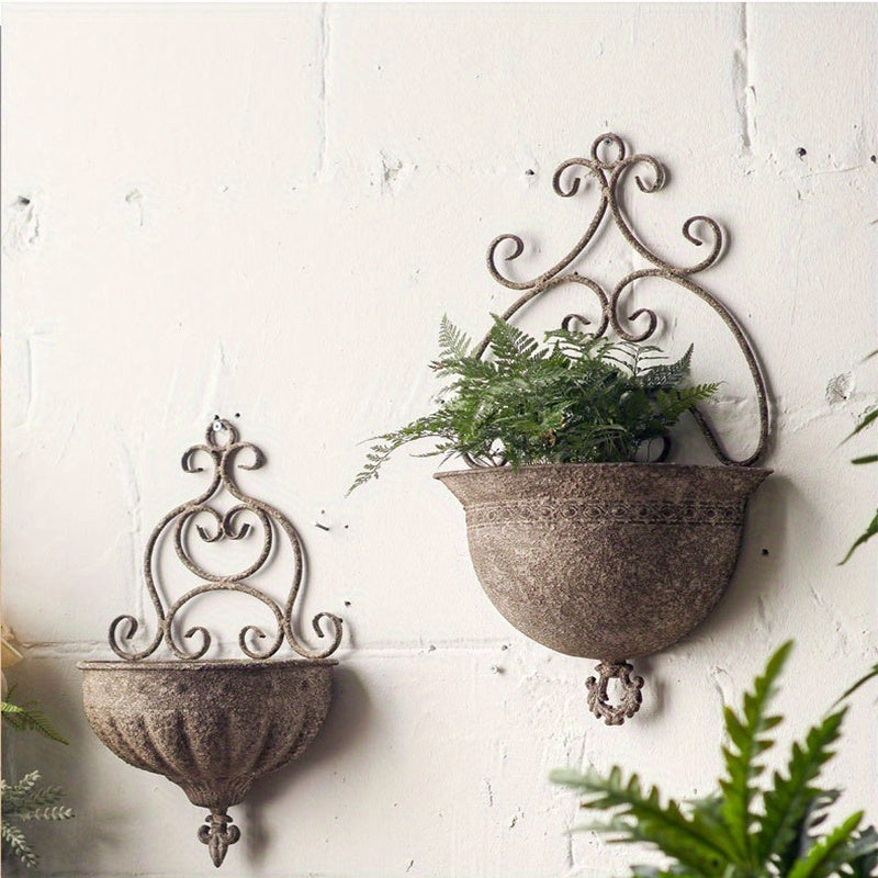 Vintage Metal Wall Mounted Hanging Planter with Chains for Home and Garden Decor